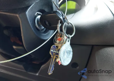 2013 Ford Focus Se z USA, uszkodzony, nr VIN 1FADP3F27DL305951